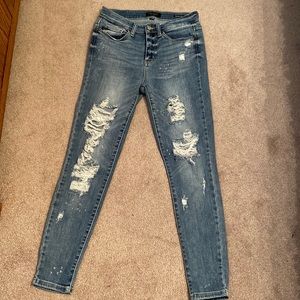 Distressed Skinny Fit Jeans